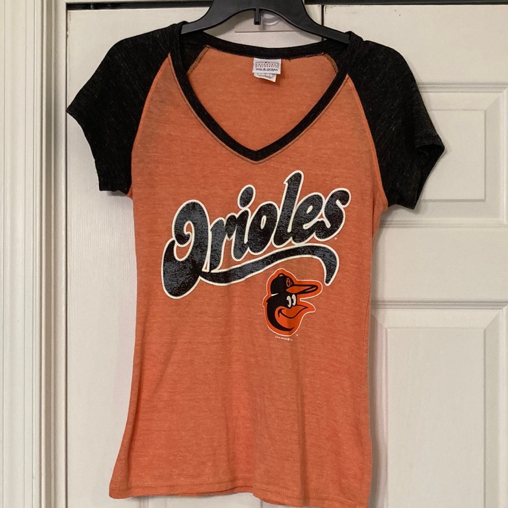 Women cut , slim fit tee